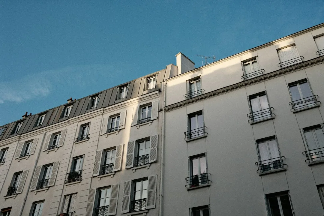 Épaisseur enduit EPS façade : pourquoi 5 mm de plus coûte 10 fois plus cher en réparation